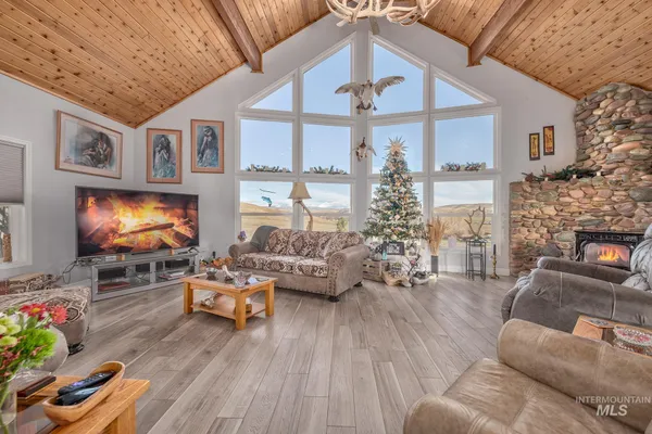 $1,100,000 | 985 Highway 95, Weiser, ID 83672