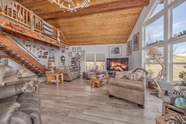 $1,100,000 | 985 Highway 95, Weiser, ID 83672