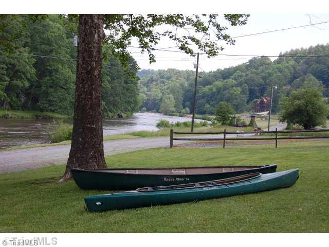 1102 Albert Phipps Road Crumpler, NC 28617 - Photo 4 of 15 View.