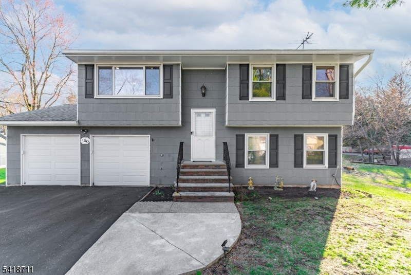 160 Stratton Street South Piscataway, NJ 08854 - Photo 2 of 32