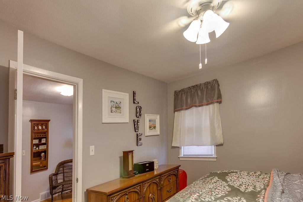1145 Homestead Road Cleveland, OH 44121 - Photo 15 of 22