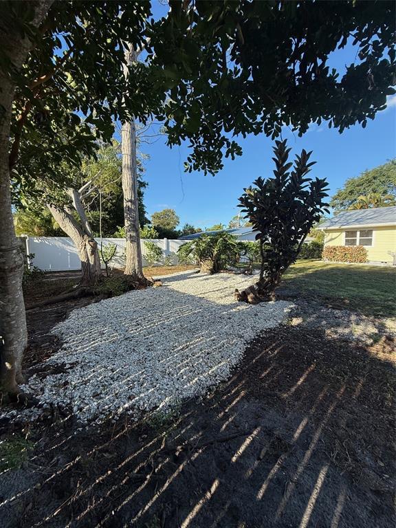 1712 Cheyenne Street Sarasota, FL 34231 - Photo 27 of 33