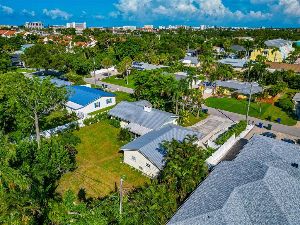 1712 Cheyenne Street Sarasota, FL 34231 - Photo 31 of 33