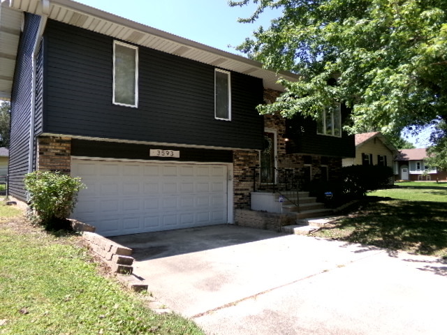 3593 North Dove Drive Decatur, IL 62526 - Photo 4 of 36 Gallery Image 4