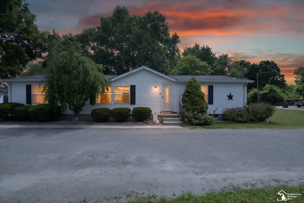 $214,900 | 1070 Cherry Street, Temperance, MI 48182
