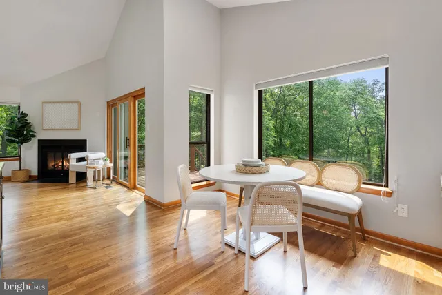 a view of a house with a yard and plants