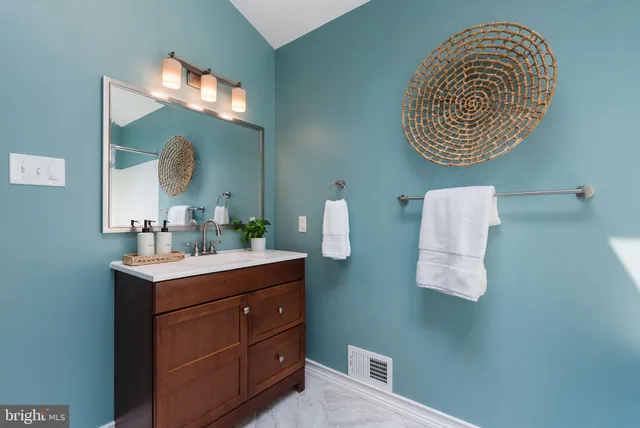 $5,000 | 39368 Longhill Lane, Aldie, VA 20105