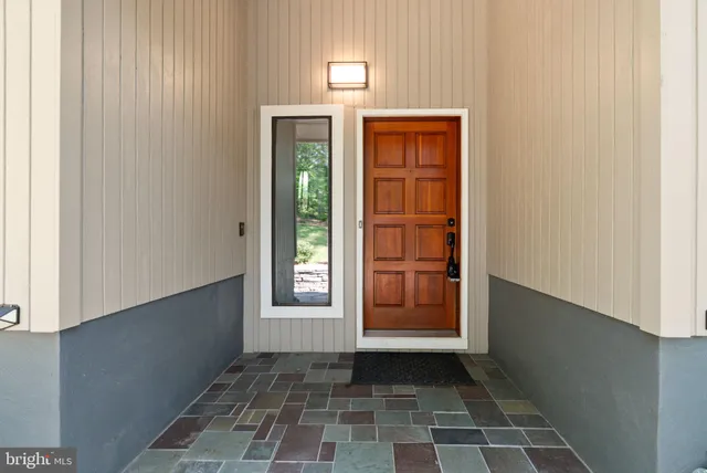 $5,000 | 39368 Longhill Lane, Aldie, VA 20105