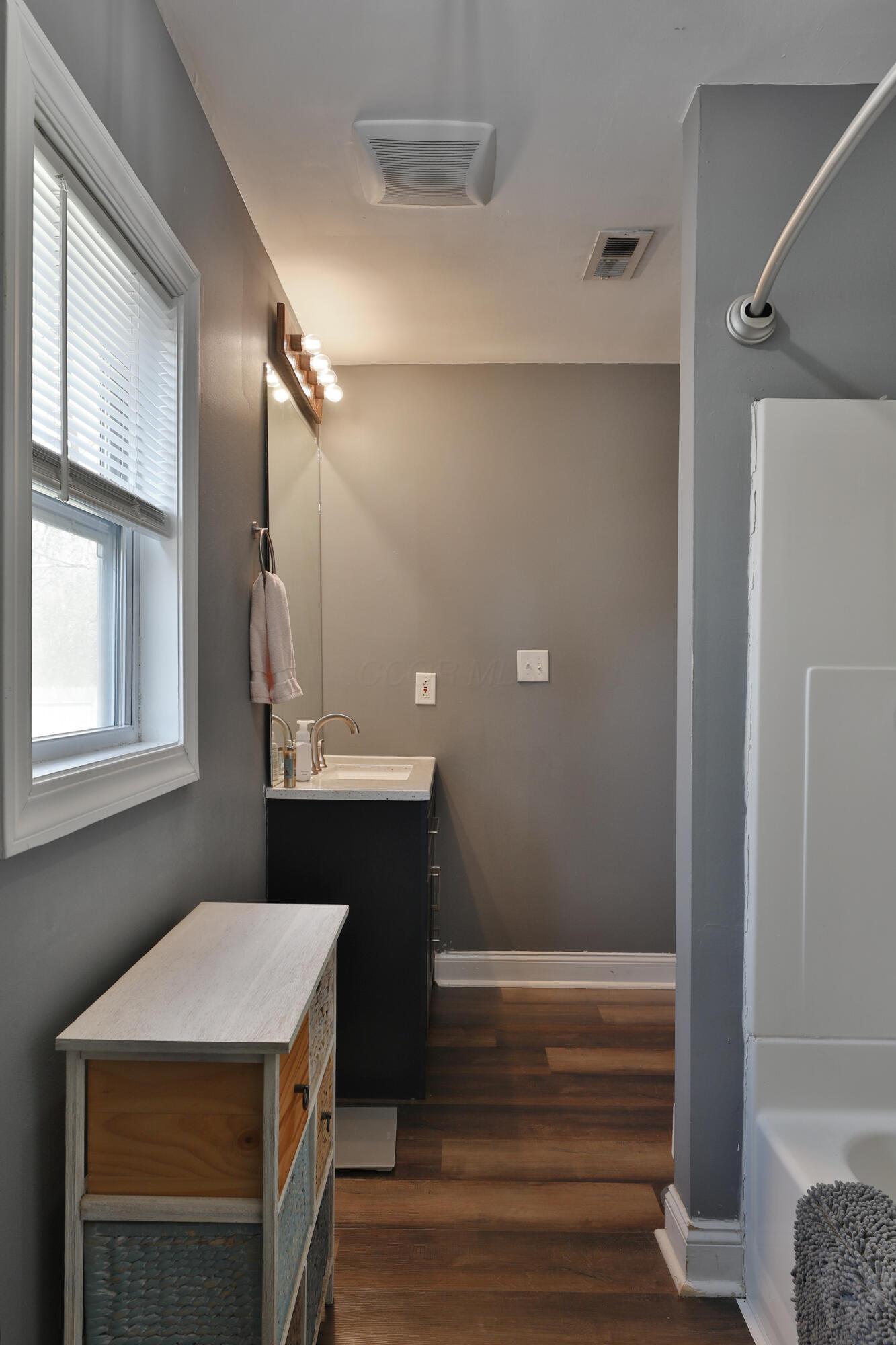 5514 Fairfield Road Orient, OH 43146 - Photo 14 of 31 Bathroom