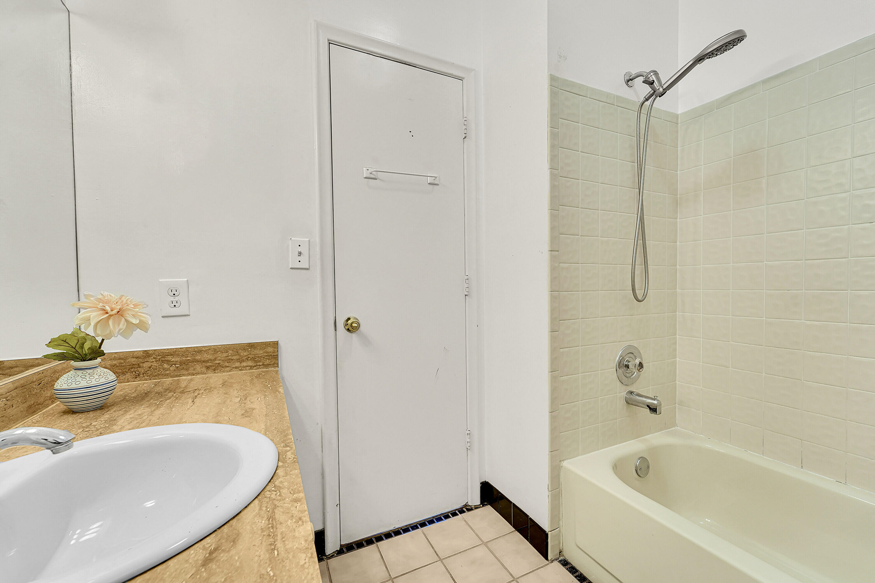 100 East Hemingway Circle Margate, FL 33063 - Photo 14 of 25 11_1 (14)