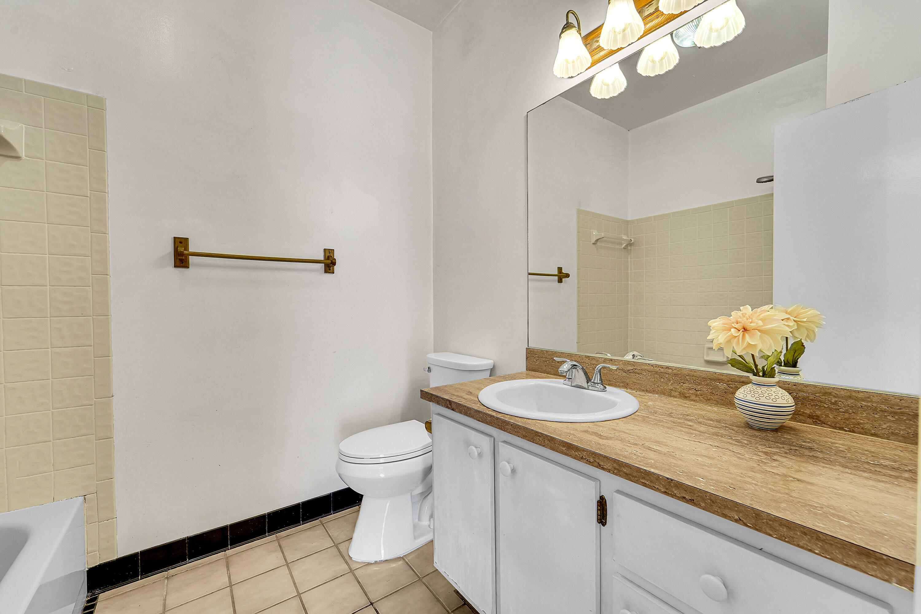 100 East Hemingway Circle Margate, FL 33063 - Photo 15 of 25 10_01_1 (13)