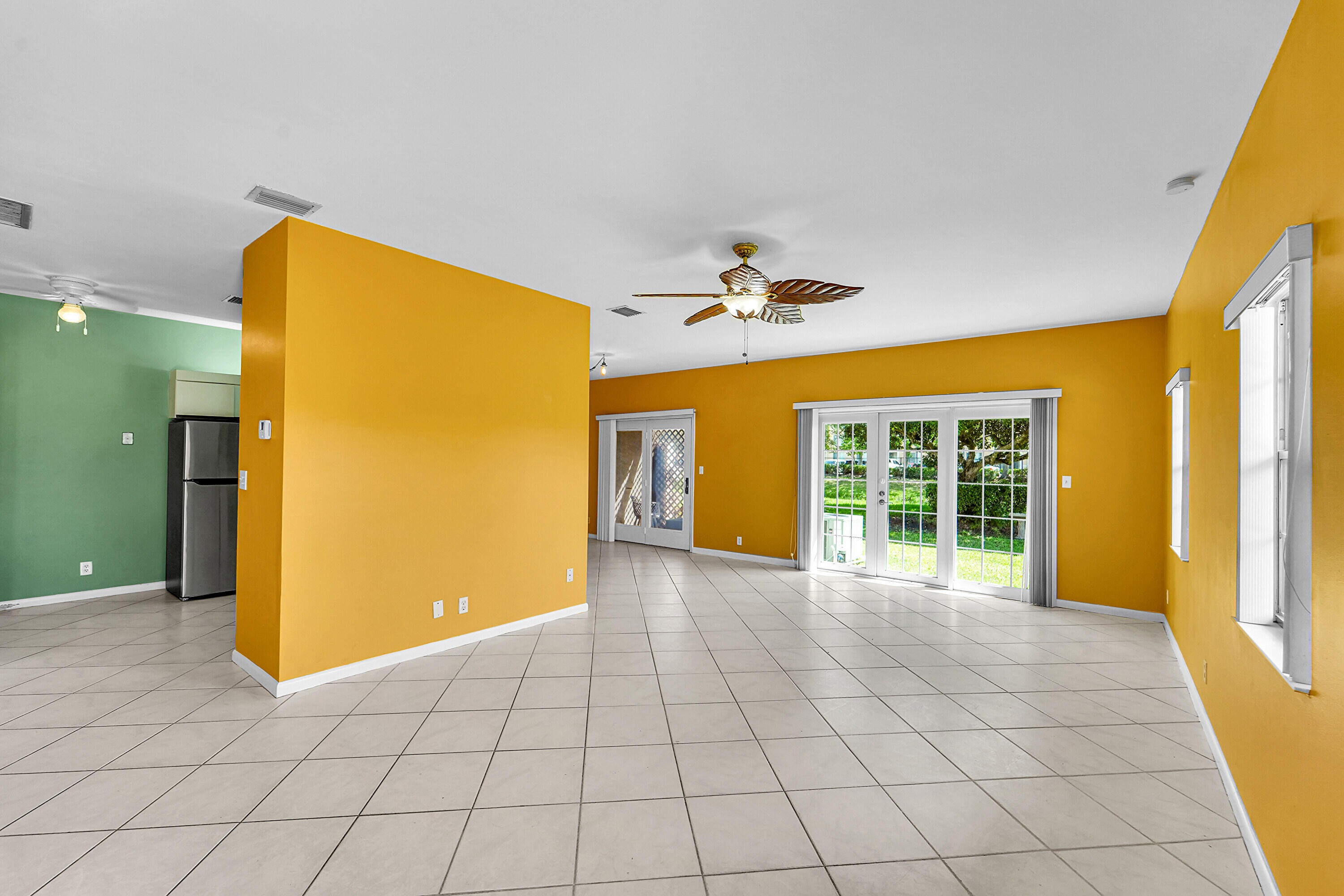 100 East Hemingway Circle Margate, FL 33063 - Photo 2 of 25 19_1 (22)
