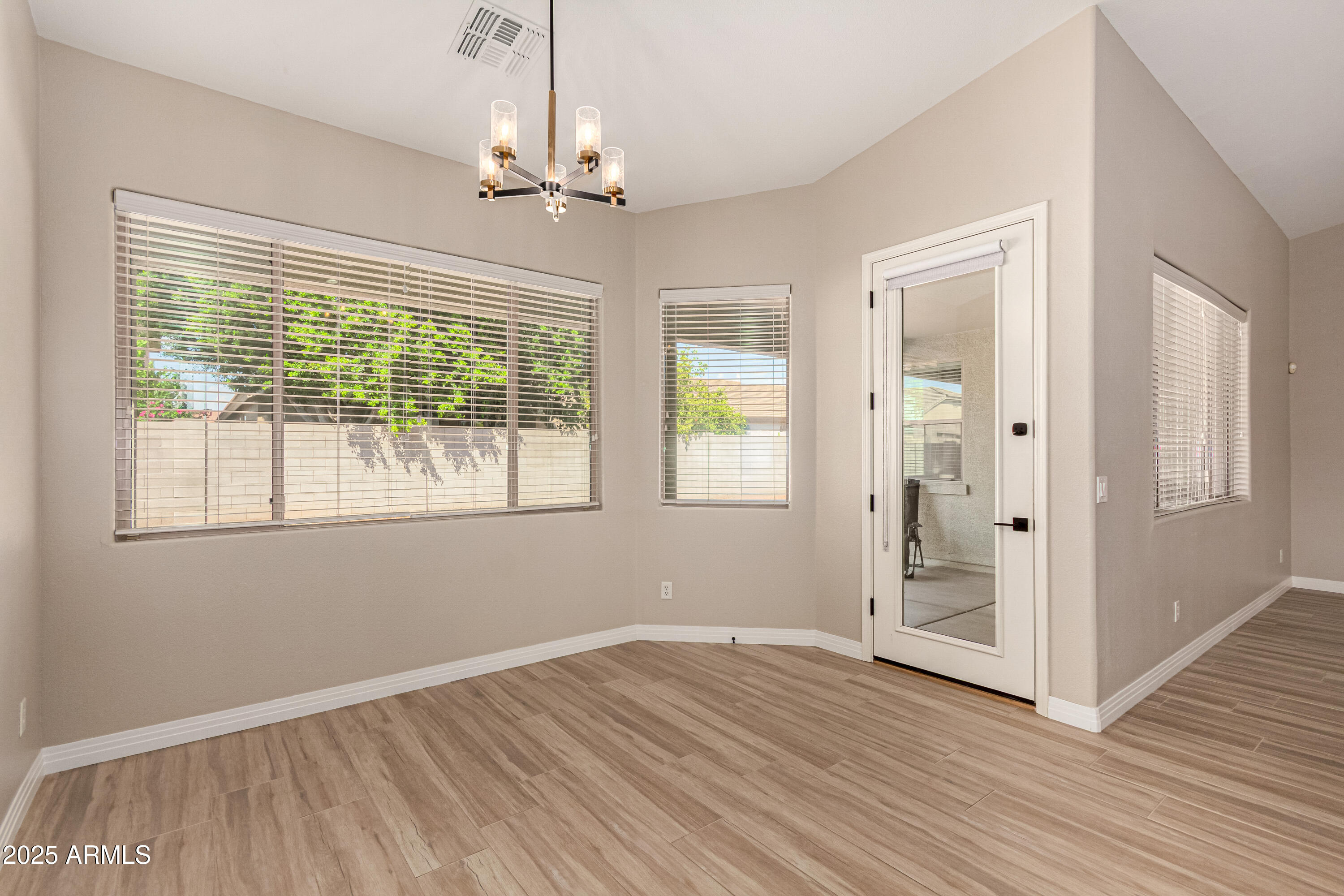 14420 West Boca Raton Road Surprise, AZ 85379 - Photo 13 of 55 Breakfast nook!