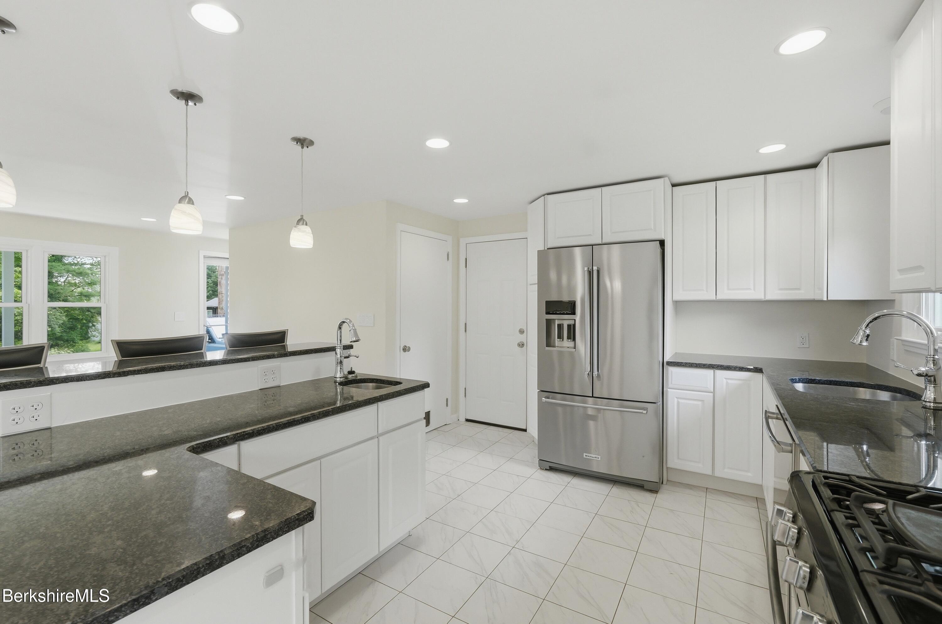 184 Melbourne Road Pittsfield, MA 01201 - Photo 7 of 36 Kitchen