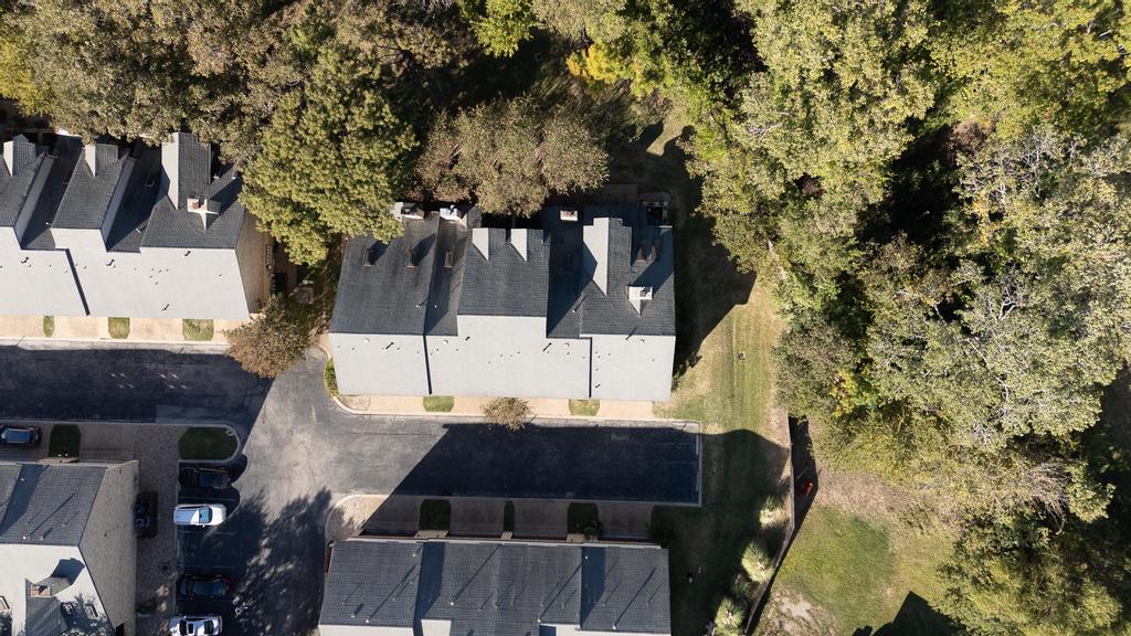 10819 Crown Colony Drive, Unit 40 Austin, TX 78747 - Photo 29 of 38 Aerial view of property and surrounding area