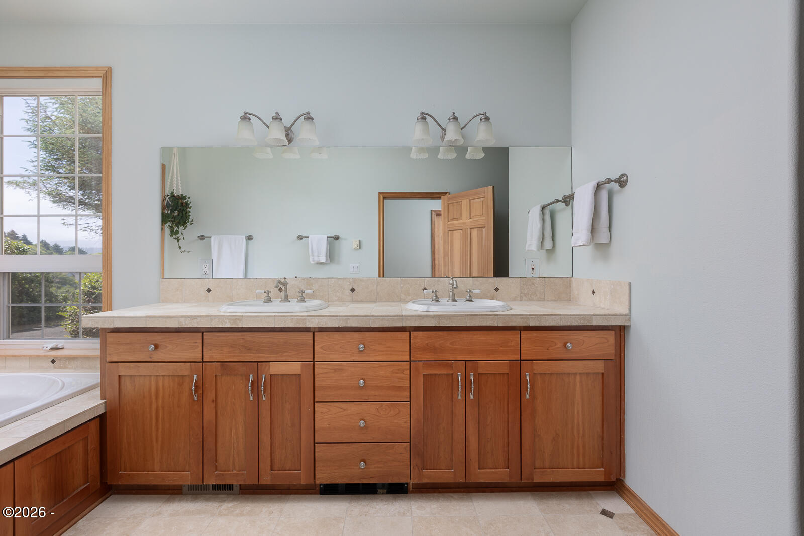 5340 Haystack Drive Neskowin, OR 97149 - Photo 17 of 52 Spa-like bath