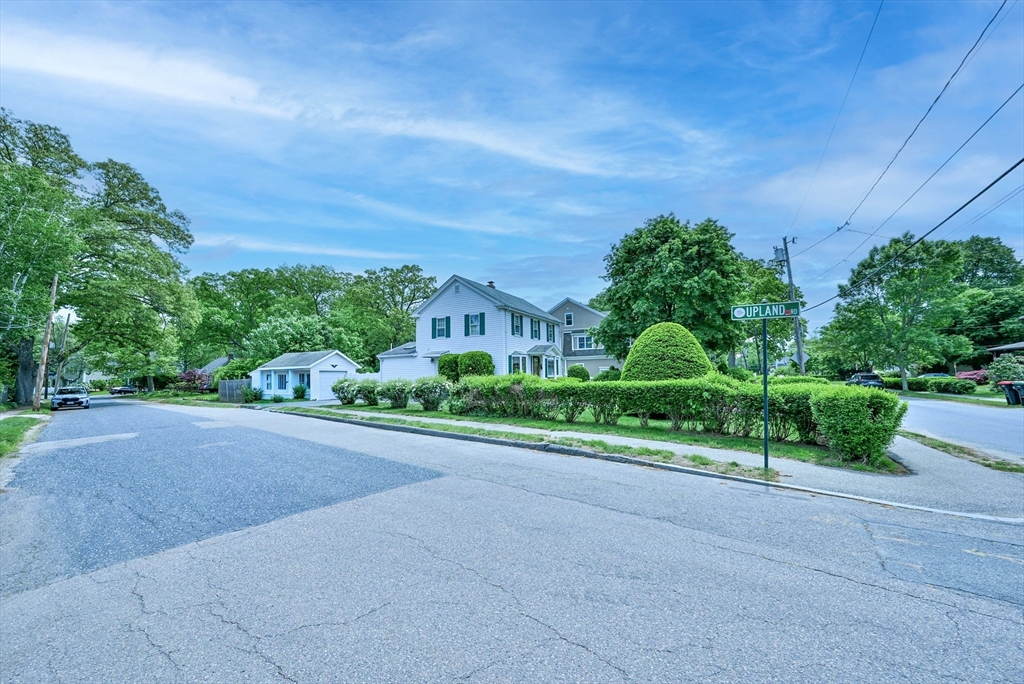 246 Manning Street Needham, MA 02492 - Photo 6 of 42