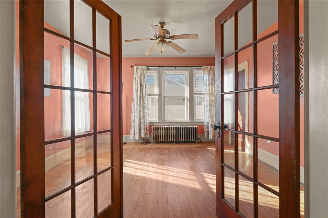 107 Wayne Street Warwick, RI 02889 - Photo 12 of 33