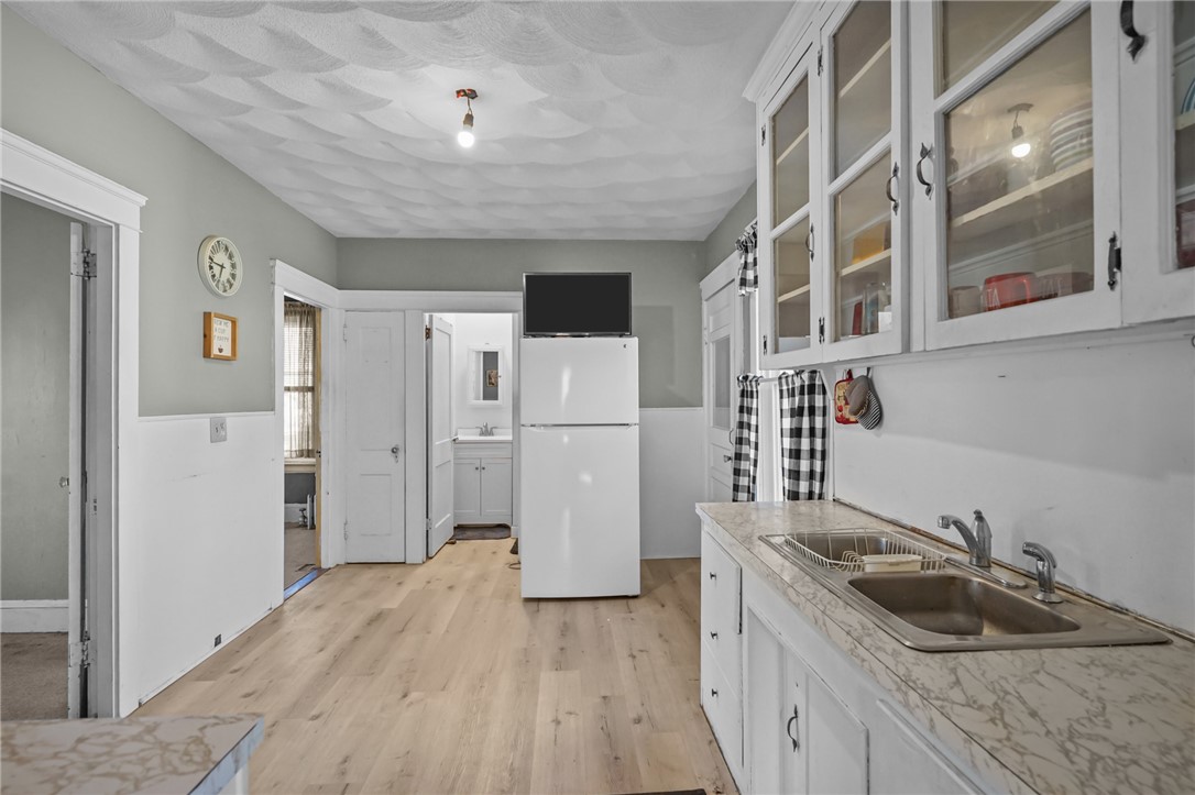 107 Wayne Street Warwick, RI 02889 - Photo 18 of 33