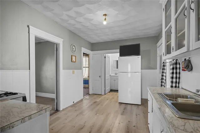 $309,000 | 107 Wayne Street, Warwick, RI 02889