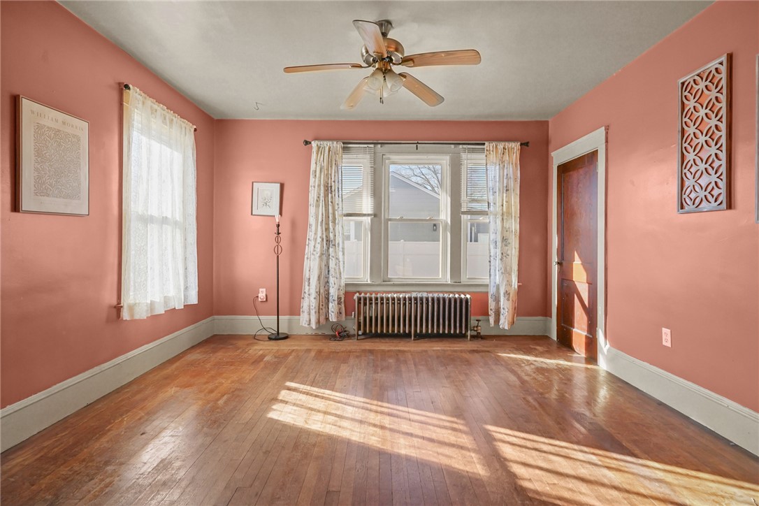 107 Wayne Street Warwick, RI 02889 - Photo 6 of 33