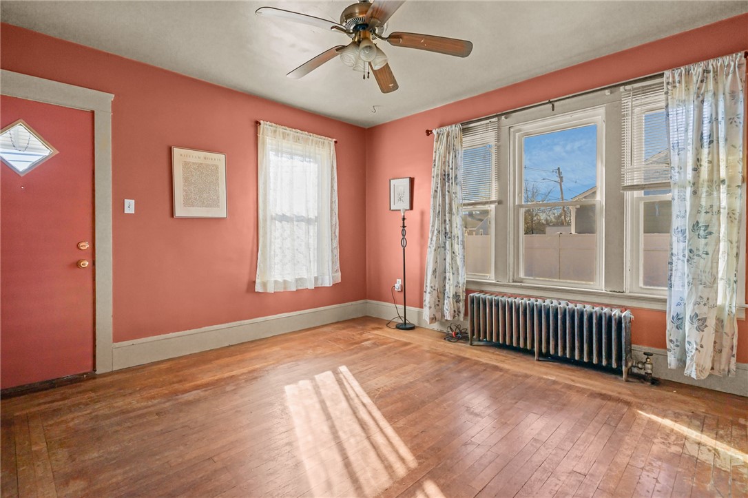 107 Wayne Street Warwick, RI 02889 - Photo 10 of 33