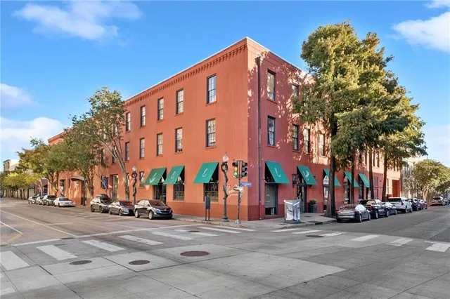 $2,500 | 330 Julia Street, Unit 215, New Orleans, LA 70130