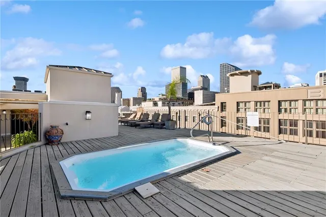 $2,500 | 330 Julia Street, Unit 215, New Orleans, LA 70130