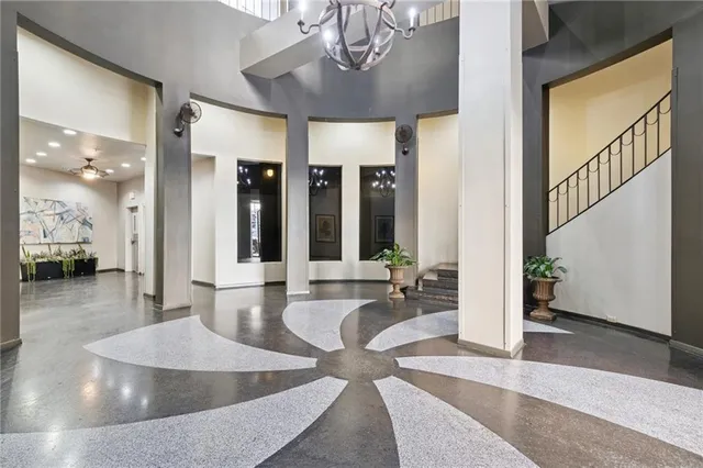 $2,500 | 330 Julia Street, Unit 215, New Orleans, LA 70130