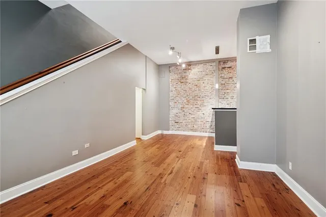 $2,500 | 330 Julia Street, Unit 215, New Orleans, LA 70130