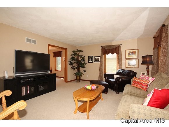 520 Missionary Ridge Drive Springfield, IL 62711 - Photo 6 of 24
