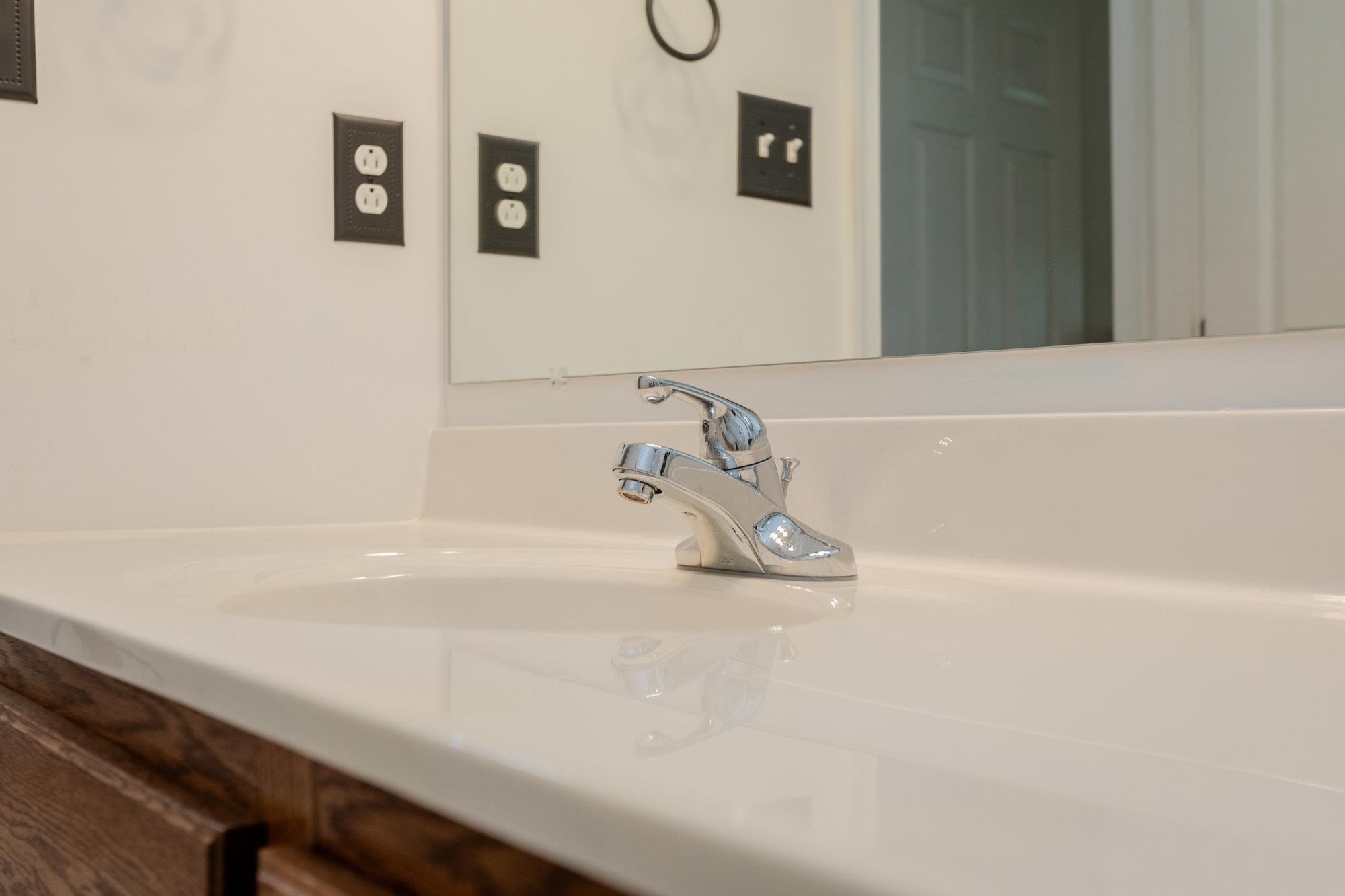 490 Leola Loop Stanley, VA 22851 - Photo 27 of 44 a bathroom with a bathtub