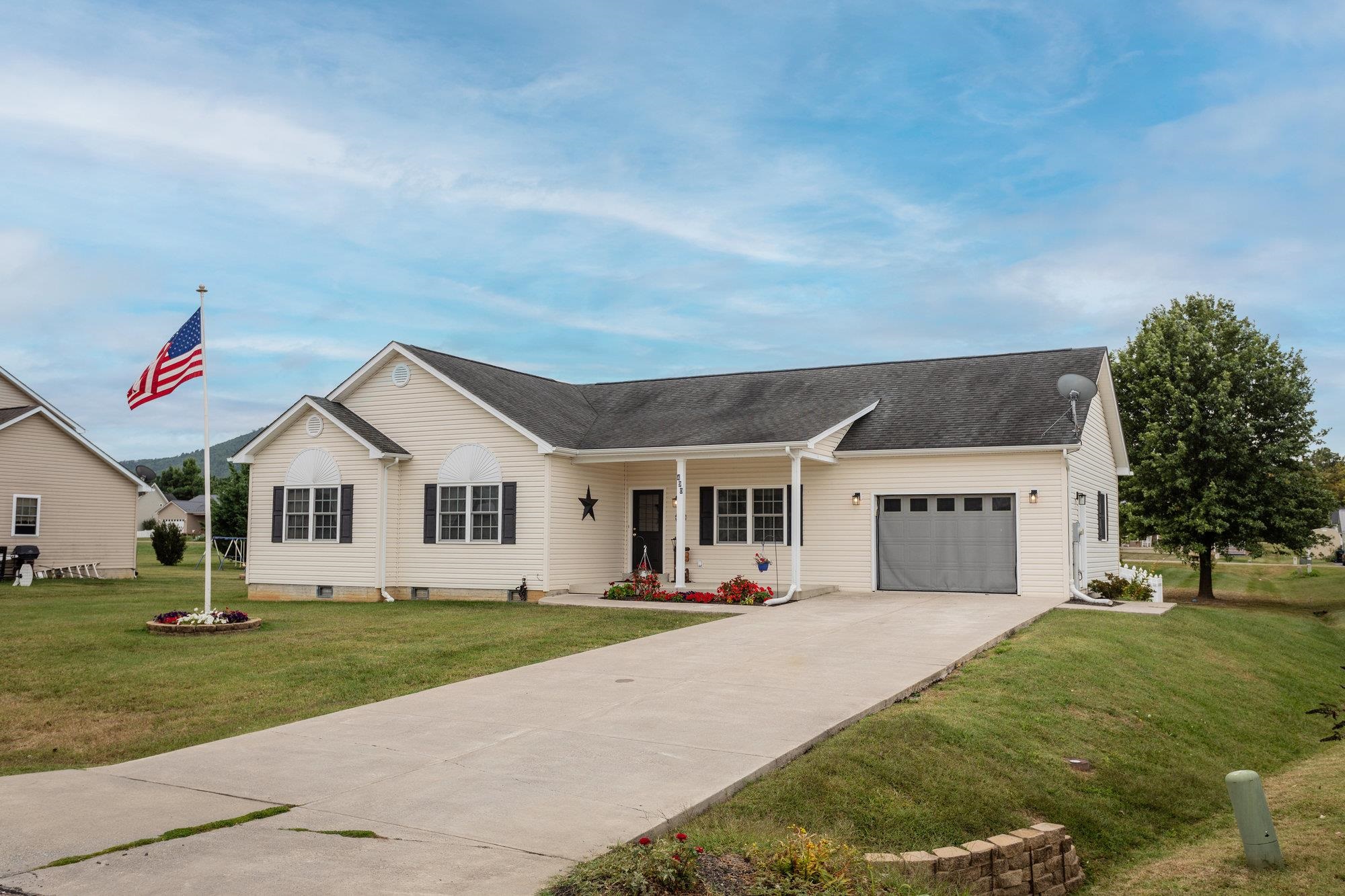 490 Leola Loop Stanley, VA 22851 - Photo 33 of 44 a front view of a house with a yard