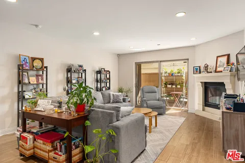 $975,000 | 8238 West Manchester Avenue, Unit 108, Playa del Rey, CA 90293