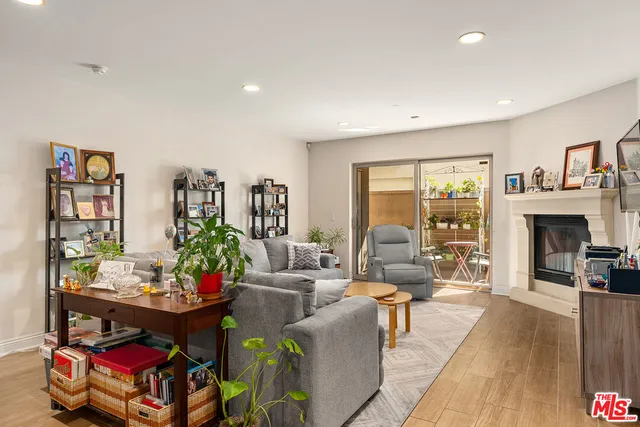 $975,000 | 8238 West Manchester Avenue, Unit 108, Playa del Rey, CA 90293