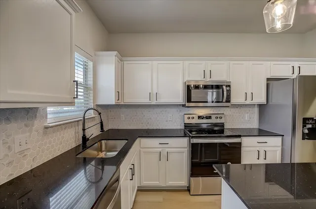 $2,100 | 12300 Dwight Eisenhower Street, Manor, TX 78653