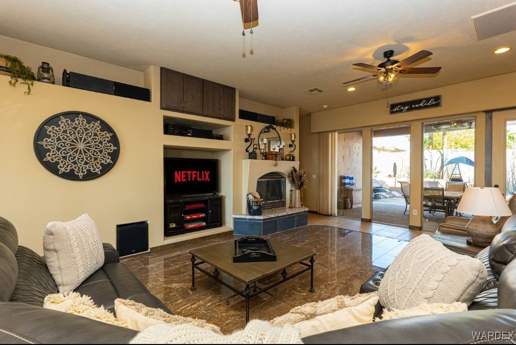 3742 Mountain View Road Bullhead City, AZ 86442 - Photo 14 of 62 Living Room