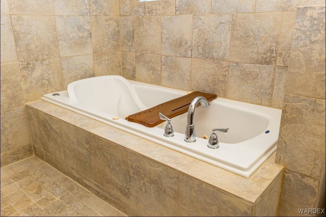 3742 Mountain View Road Bullhead City, AZ 86442 - Photo 27 of 62 Bathroom