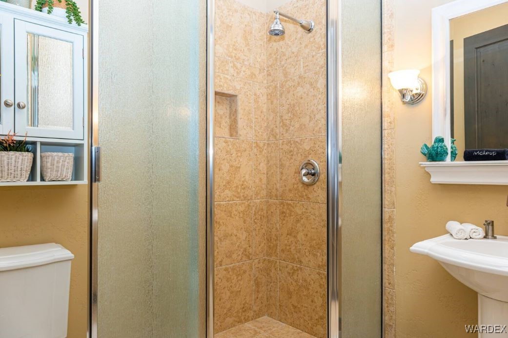 3742 Mountain View Road Bullhead City, AZ 86442 - Photo 42 of 62 Bathroom