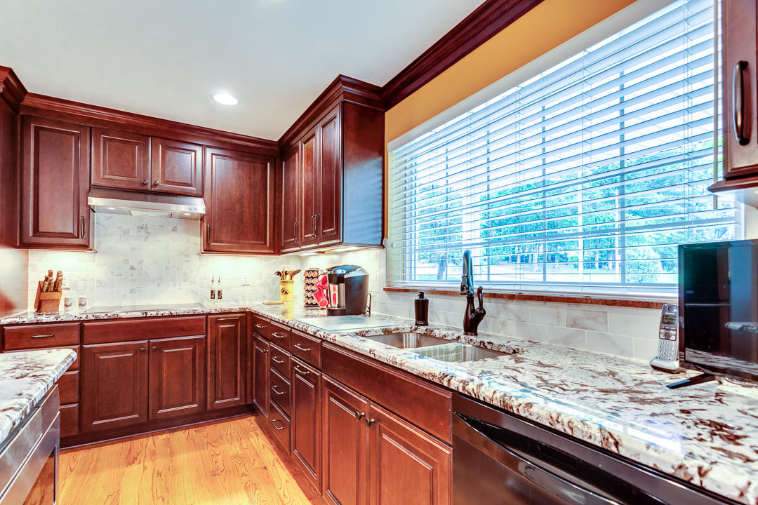 912 Eagle Bend Road Clinton, TN 37716 - Photo 13 of 40 014190605-1-912EagleBendRdClintonTN-SCRE