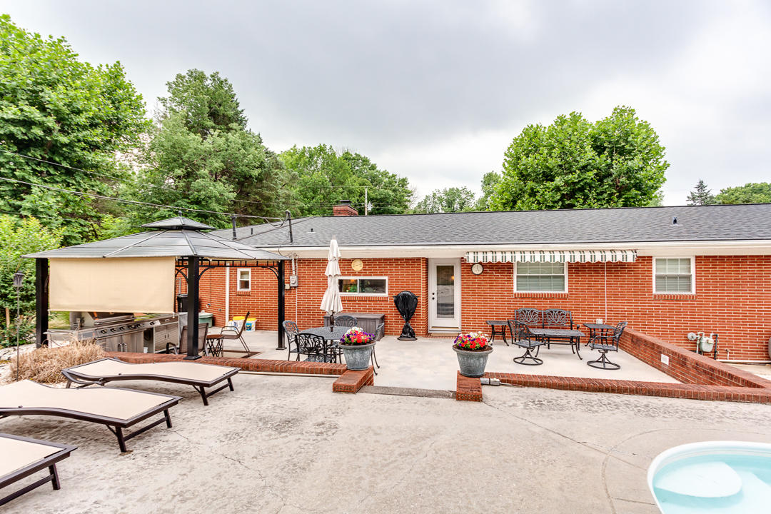 912 Eagle Bend Road Clinton, TN 37716 - Photo 34 of 40 039190605-1-912EagleBendRdClintonTN-SCRE