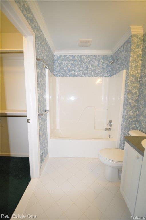 780 Loggers Circle Rochester, MI 48307 - Photo 34 of 61 Private Bath for Bdrm 2