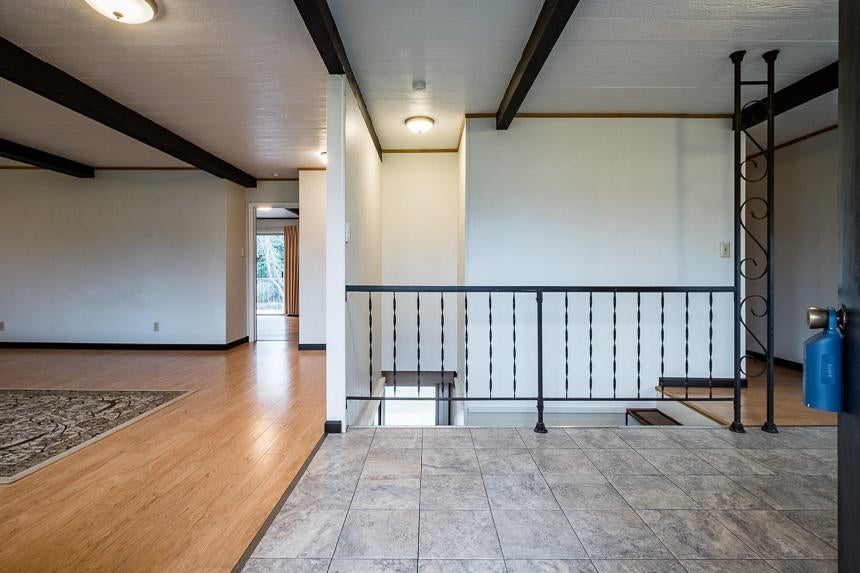 101 East Valley View Road Ashland, OR 97520 - Photo 5 of 46 101 E Valley View-5