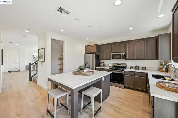 $749,000 | 101 Crk Vw Circle, Fairfield, CA 94533