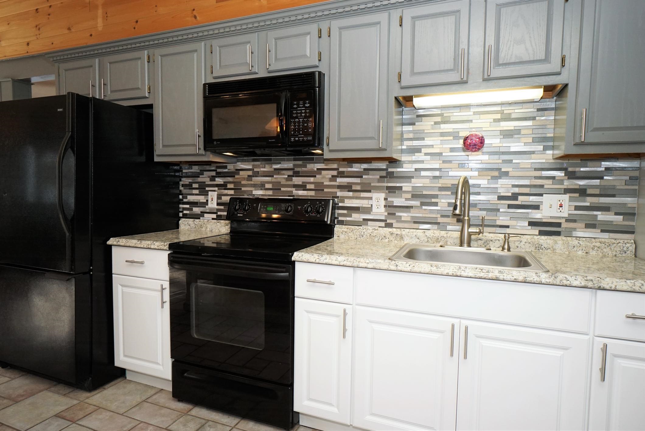 4 Old Derry Road Londonderry, NH 03038 - Photo 4 of 29 Gallery Image 4