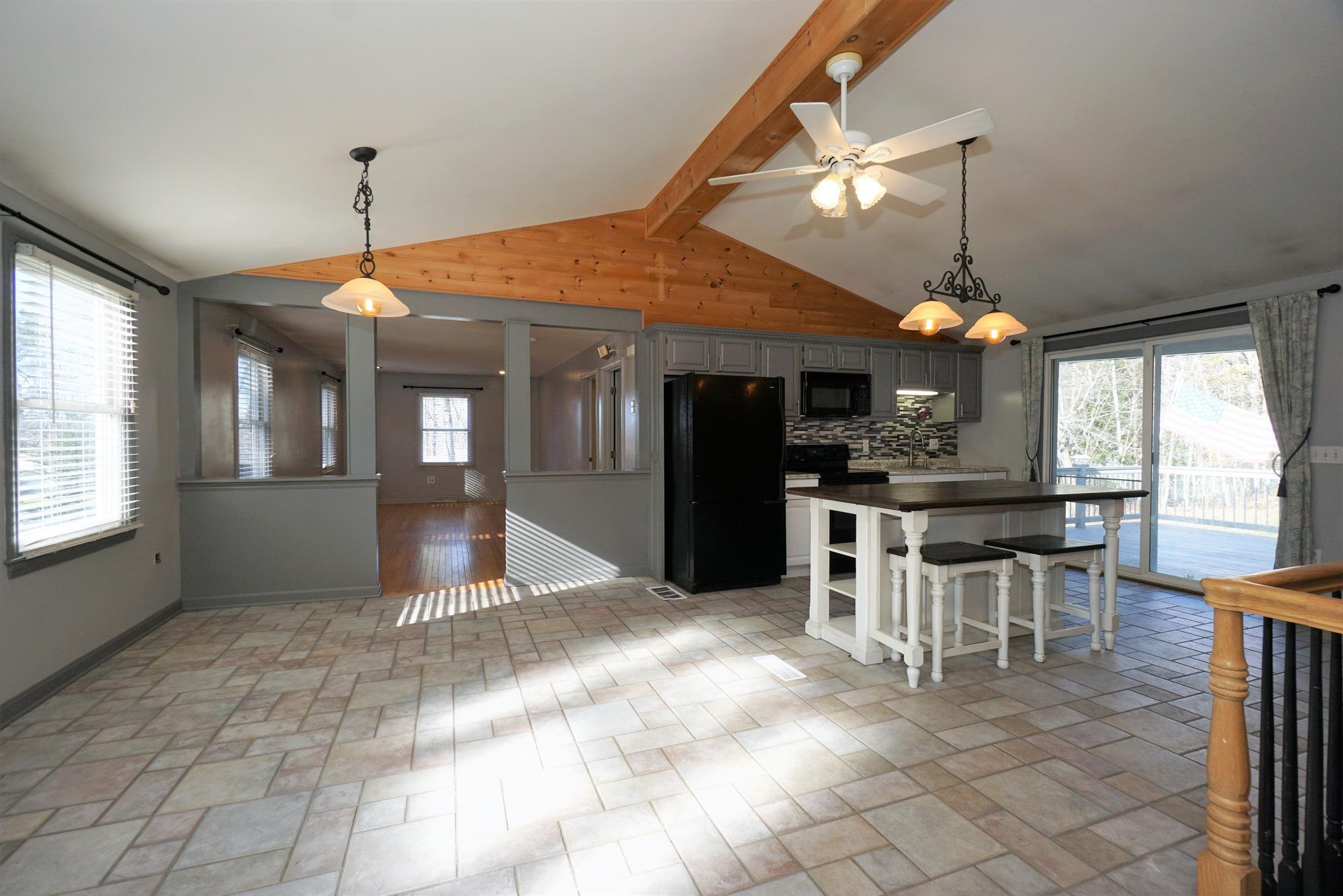 4 Old Derry Road Londonderry, NH 03038 - Photo 7 of 29 Gallery Image 7
