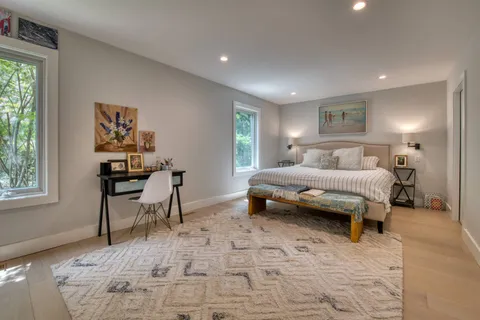 $2,750,000 | 12 Deep View Court, East Hampton, NY 11937