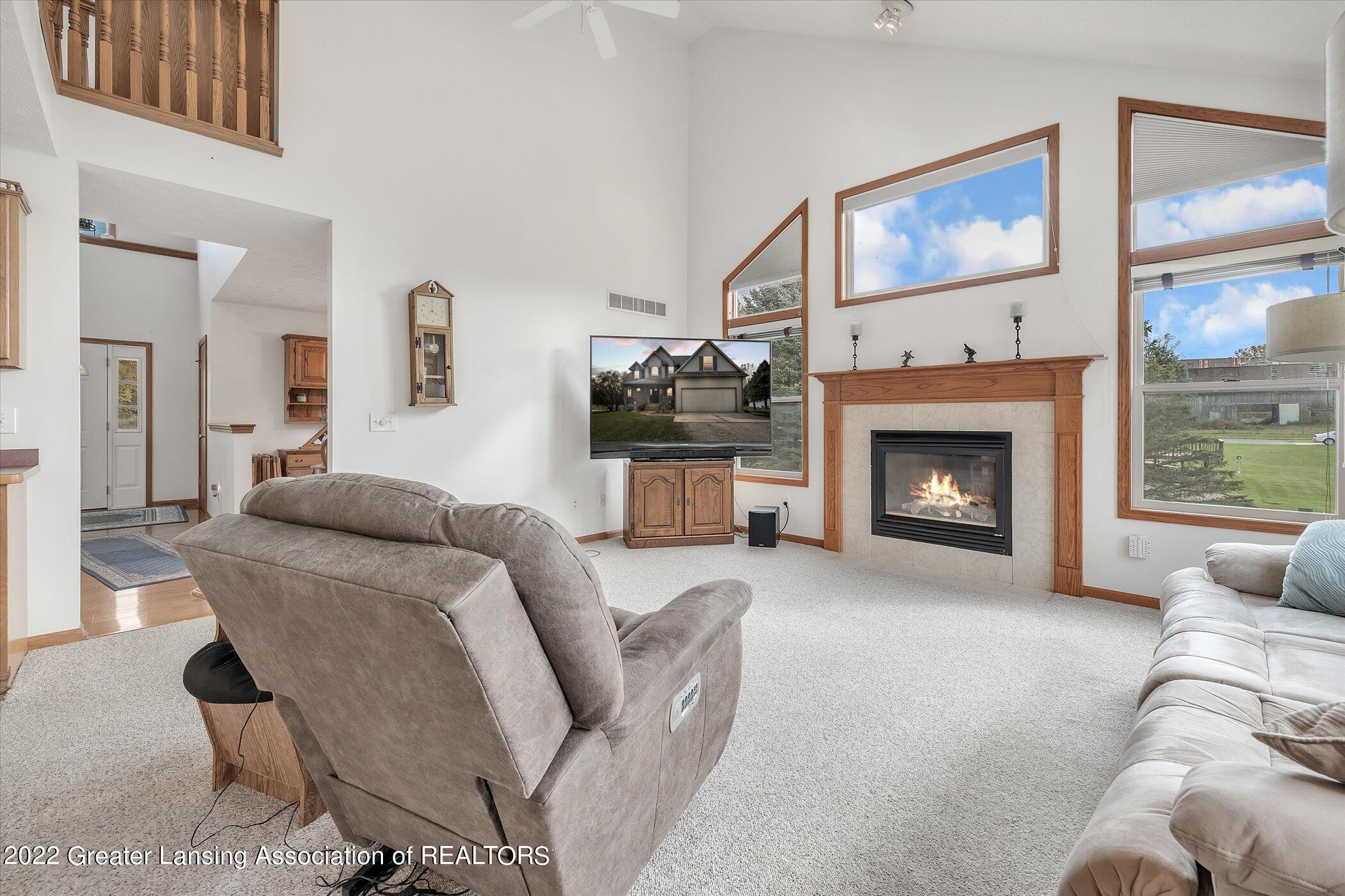 7237 Williams Road Lansing, MI 48911 - Photo 8 of 38 08-7237-Williams-Rd-WindowStill-Real-Est