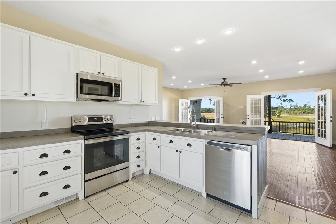 1261 Otter Slide Loop Townsend, GA 31331 - Photo 25 of 47 Kitchen