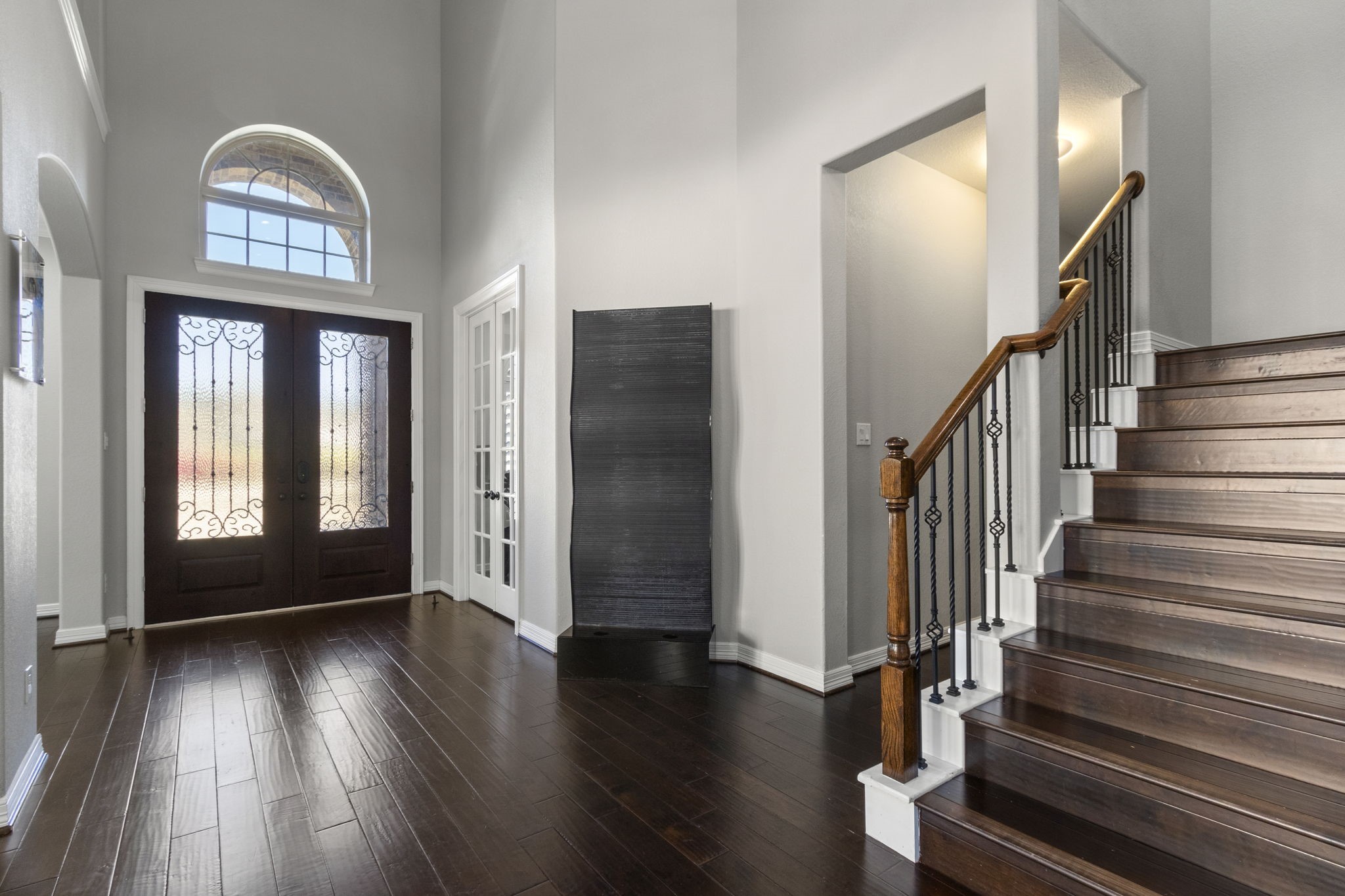 23211 Belted Kingfisher Trail Spring, TX 77389 - Photo 7 of 47 Soaring ceilings give a light and airy feeling